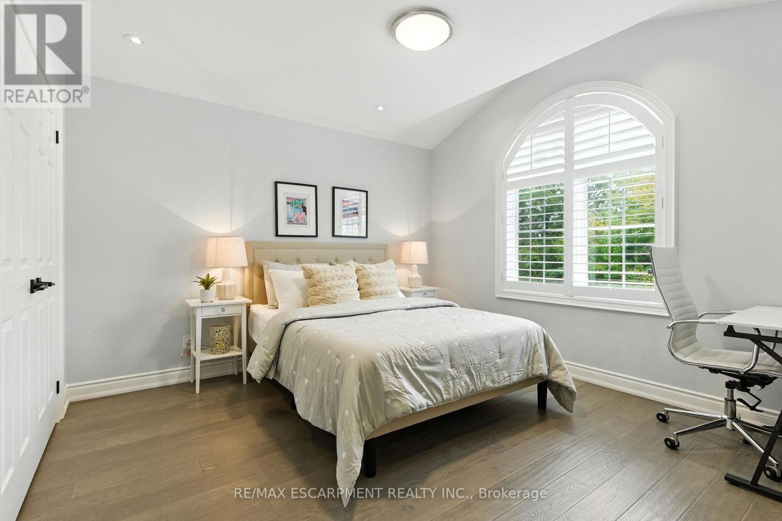 691 Merlot Court, Mississauga, Ontario  L5H 4M4 - Photo 36 - W12641638