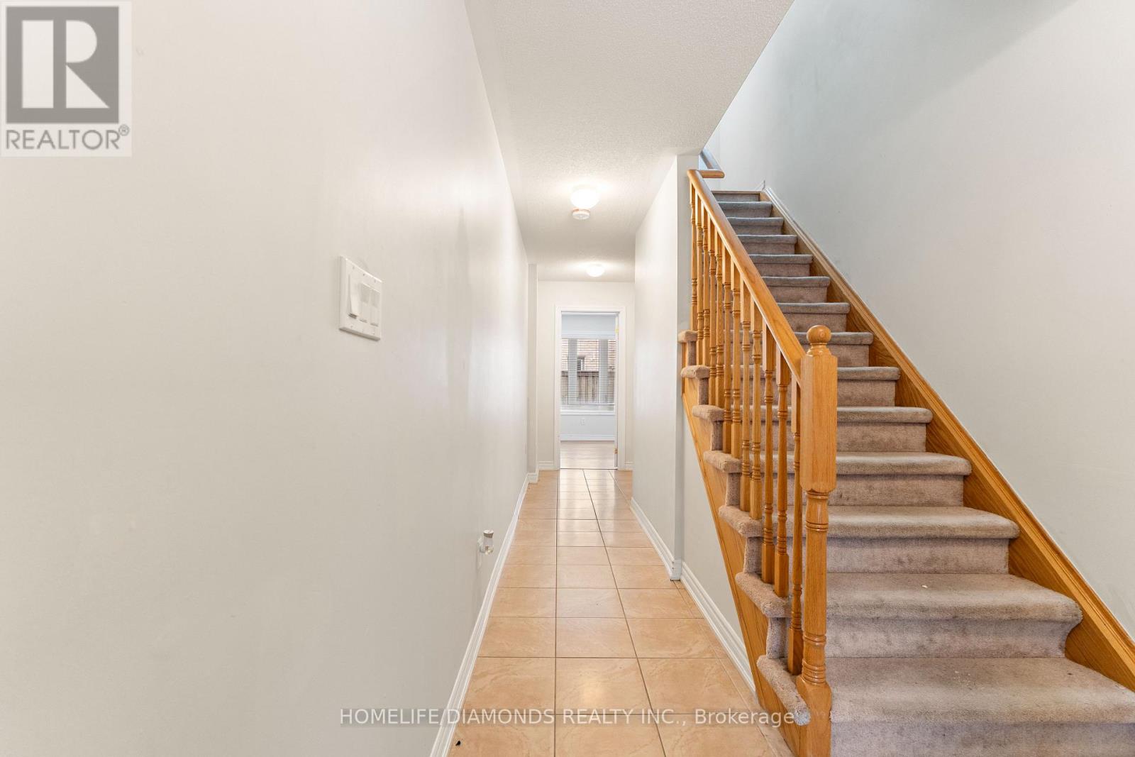 43 Sprucewood Road, Brampton, Ontario  L6Z 0B4 - Photo 5 - W12641650