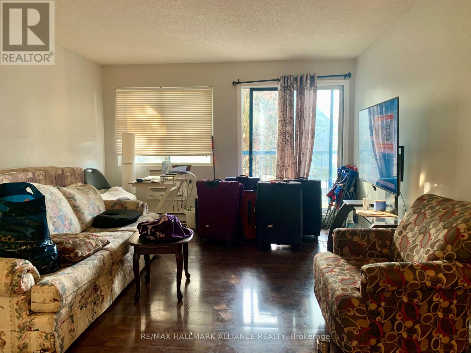 922 - 95 Trailwood Drive, Mississauga, Ontario  L4Z 3L2 - Photo 2 - W12641656