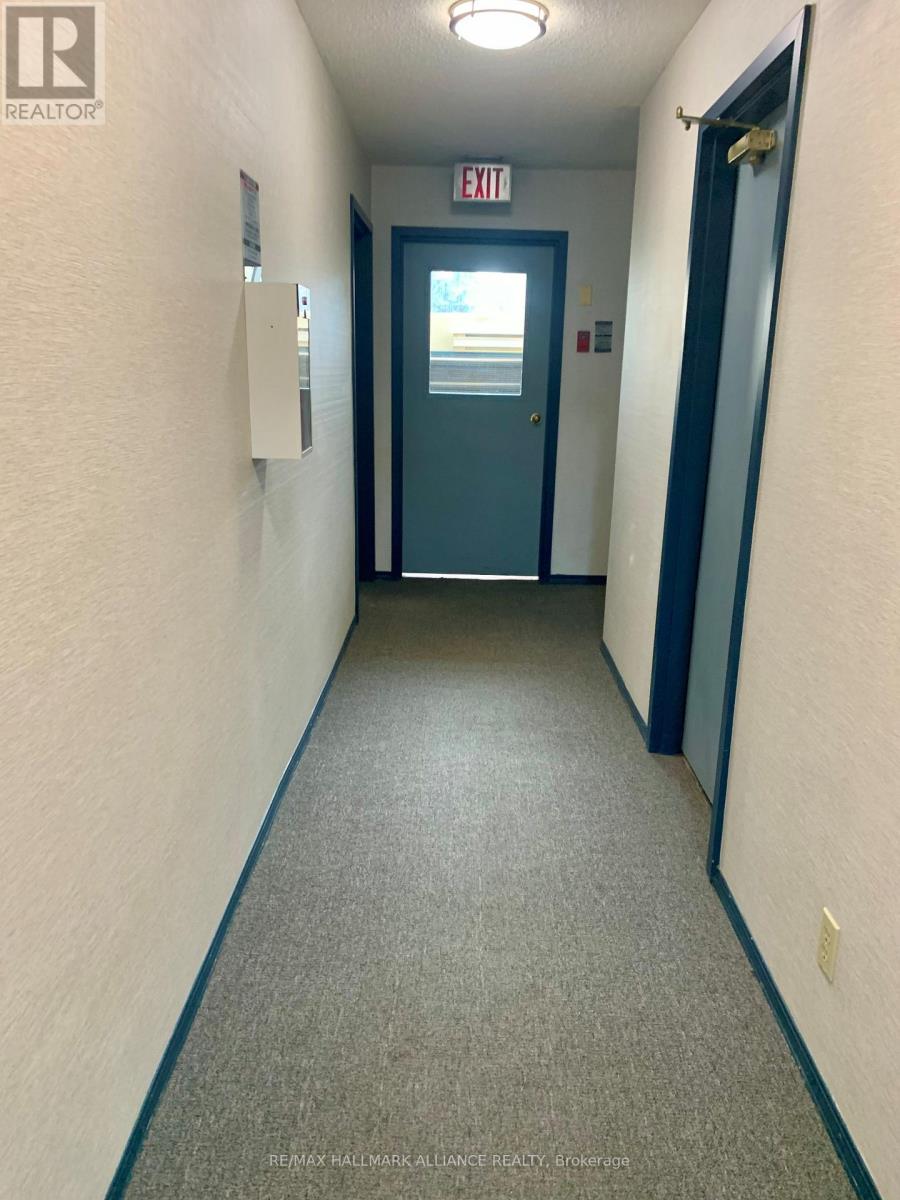 922 - 95 Trailwood Drive, Mississauga, Ontario  L4Z 3L2 - Photo 4 - W12641656