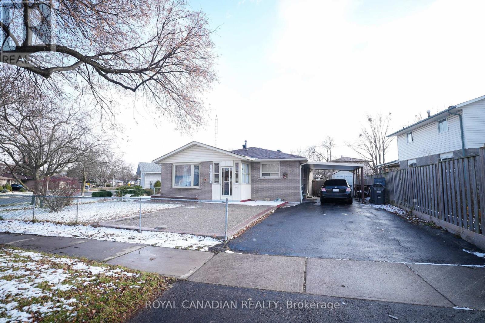 67 Sutherland Avenue, Brampton, Ontario  L6V 2H6 - Photo 2 - W12641686