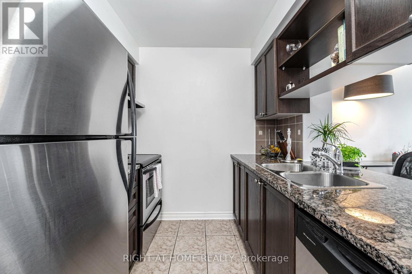 802 - 2325 Central Park Drive, Oakville, Ontario  L6H 0E5 - Photo 10 - W12641694