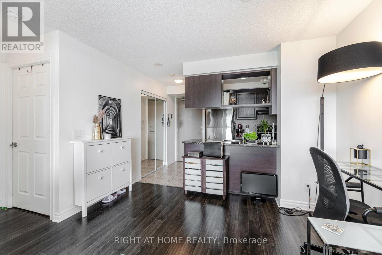 802 - 2325 Central Park Drive, Oakville, Ontario  L6H 0E5 - Photo 12 - W12641694