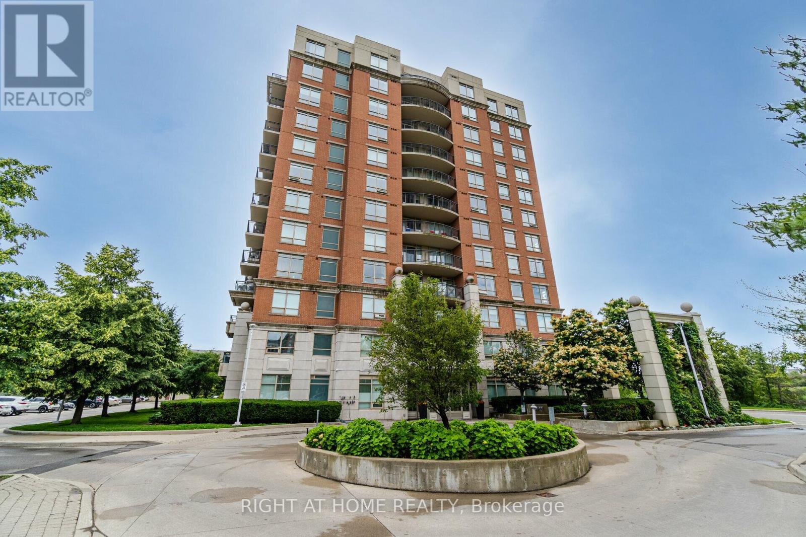 802 - 2325 Central Park Drive, Oakville, Ontario  L6H 0E5 - Photo 2 - W12641694