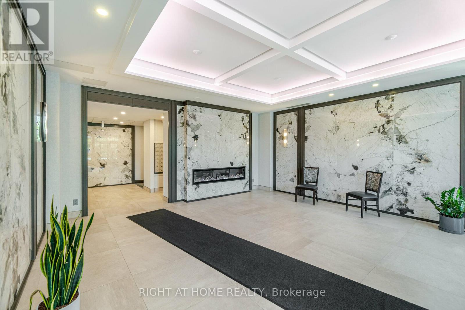 802 - 2325 Central Park Drive, Oakville, Ontario  L6H 0E5 - Photo 4 - W12641694