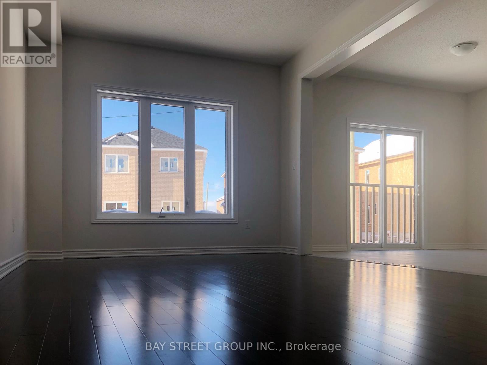 27 Palace Street, Thorold, Ontario  L2V 0J7 - Photo 10 - X12641612