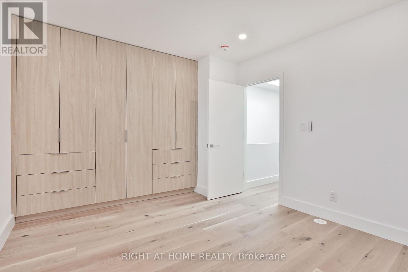 Laneway - Unit #4 - 68 Foxley Street, Toronto, Ontario  M6J 1R2 - Photo 12 - C12485505