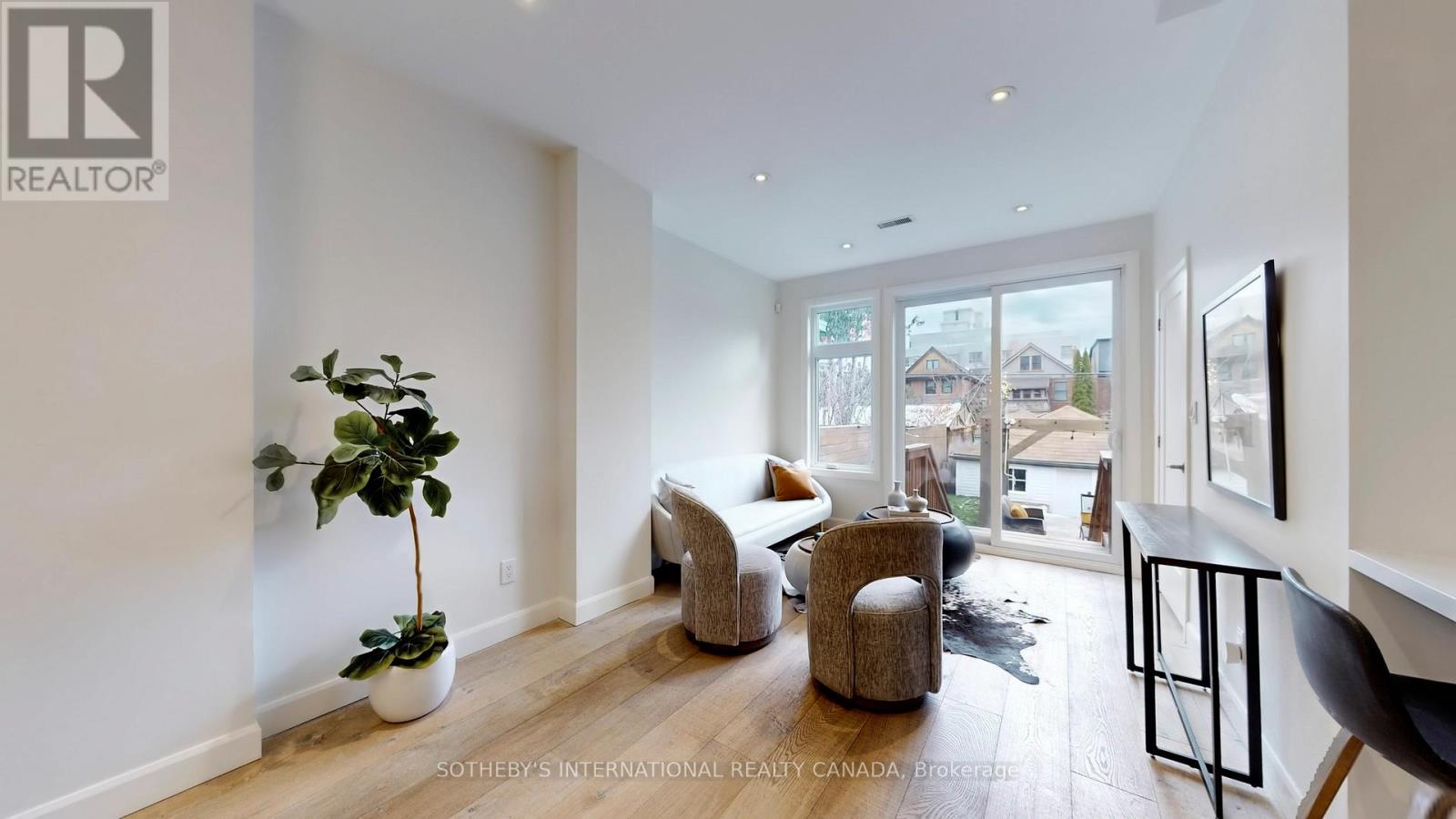 217 Pearson Avenue, Toronto, Ontario  M6R 1G6 - Photo 15 - W12638560