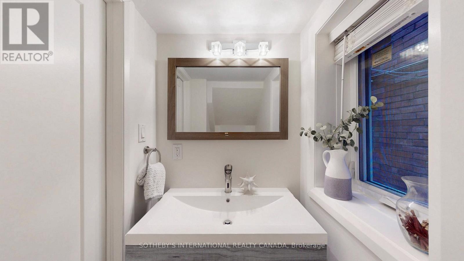 217 Pearson Avenue, Toronto, Ontario  M6R 1G6 - Photo 17 - W12638560