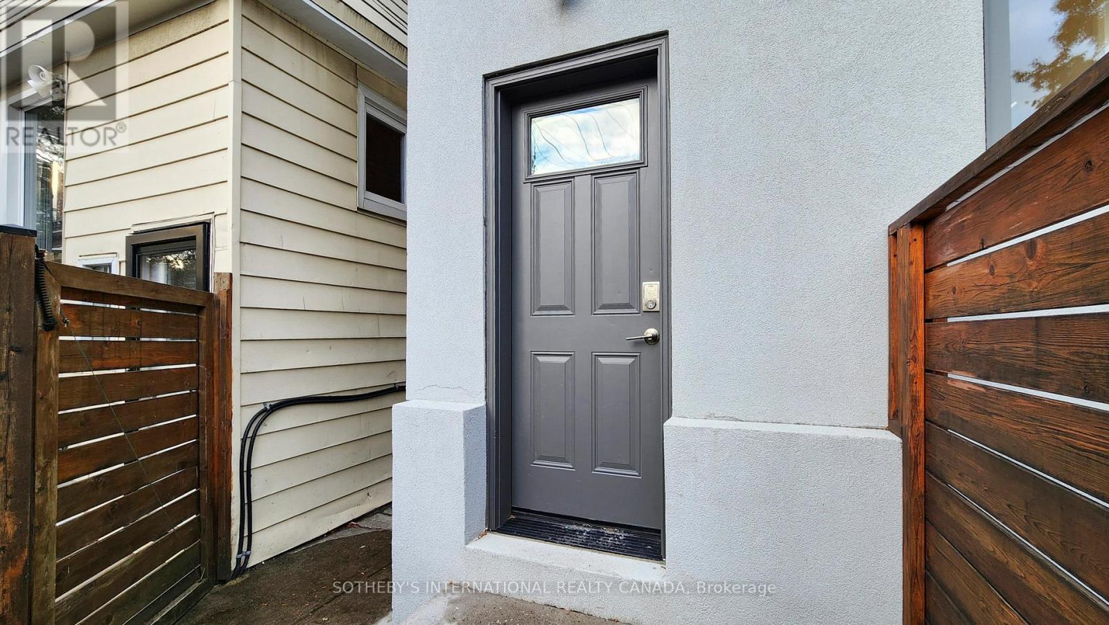 217 Pearson Avenue, Toronto, Ontario  M6R 1G6 - Photo 33 - W12638560