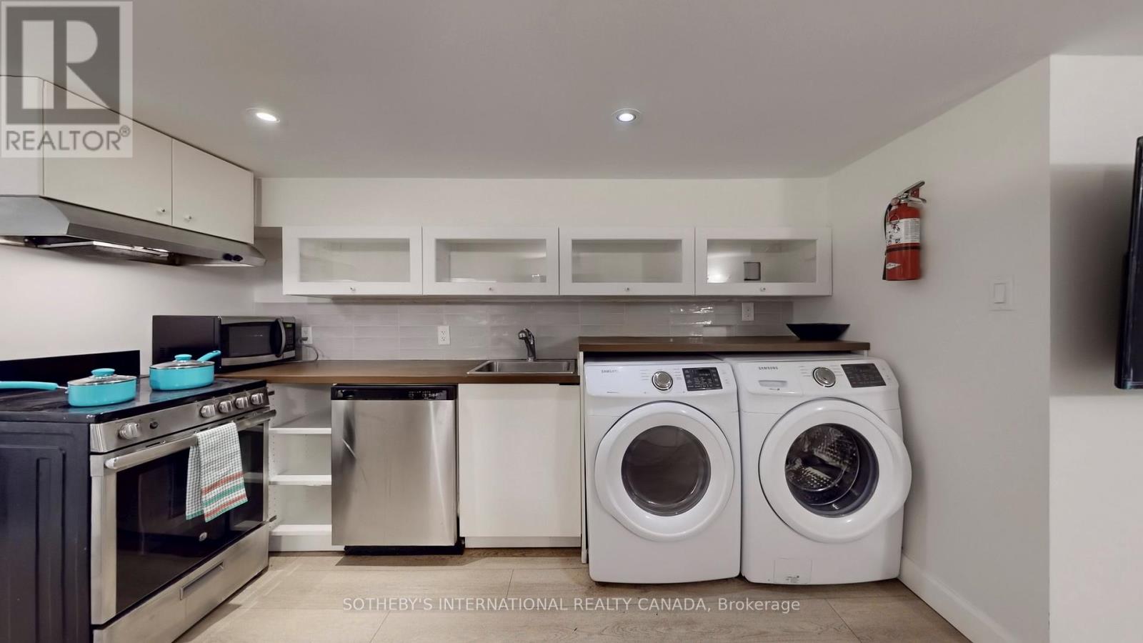 217 Pearson Avenue, Toronto, Ontario  M6R 1G6 - Photo 37 - W12638560