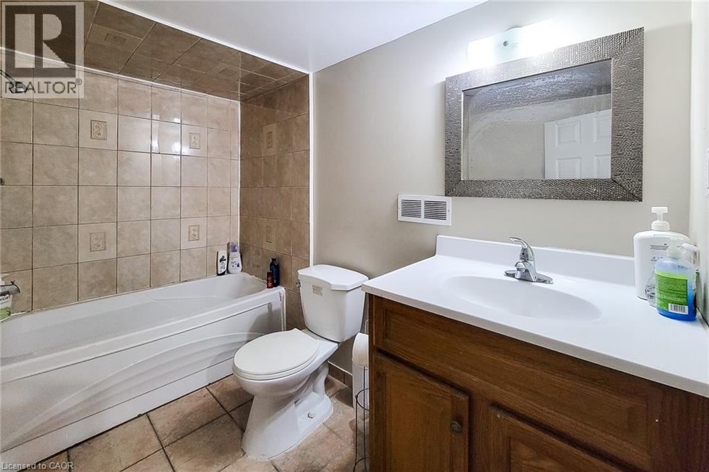 33 S Norfolk Street S, Hamilton, Ontario  L8S 3A6 - Photo 18 - 40794538