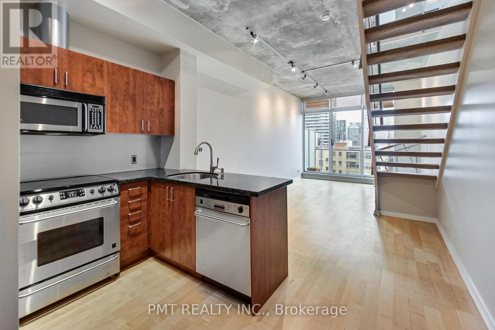 905 - 388 Richmond Street W, Toronto, Ontario  M5V 3P1 - Photo 2 - C12641724