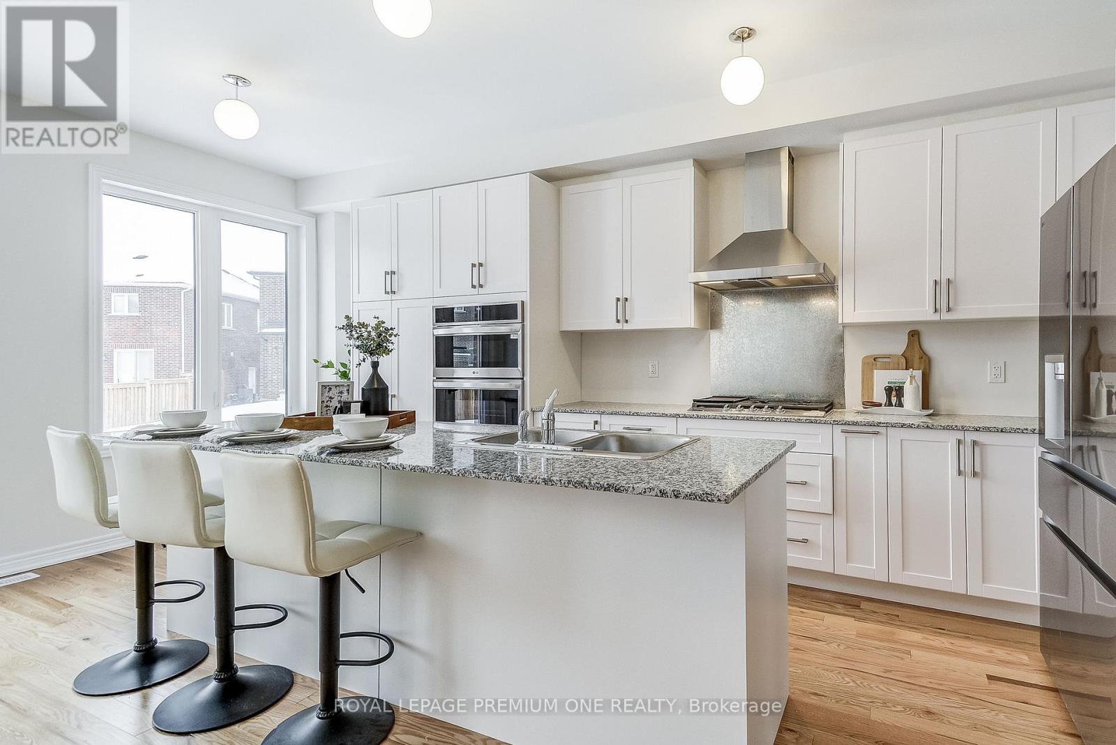 440 Kennedy Circle, Milton, Ontario  L9T 7E7 - Photo 16 - W12368294