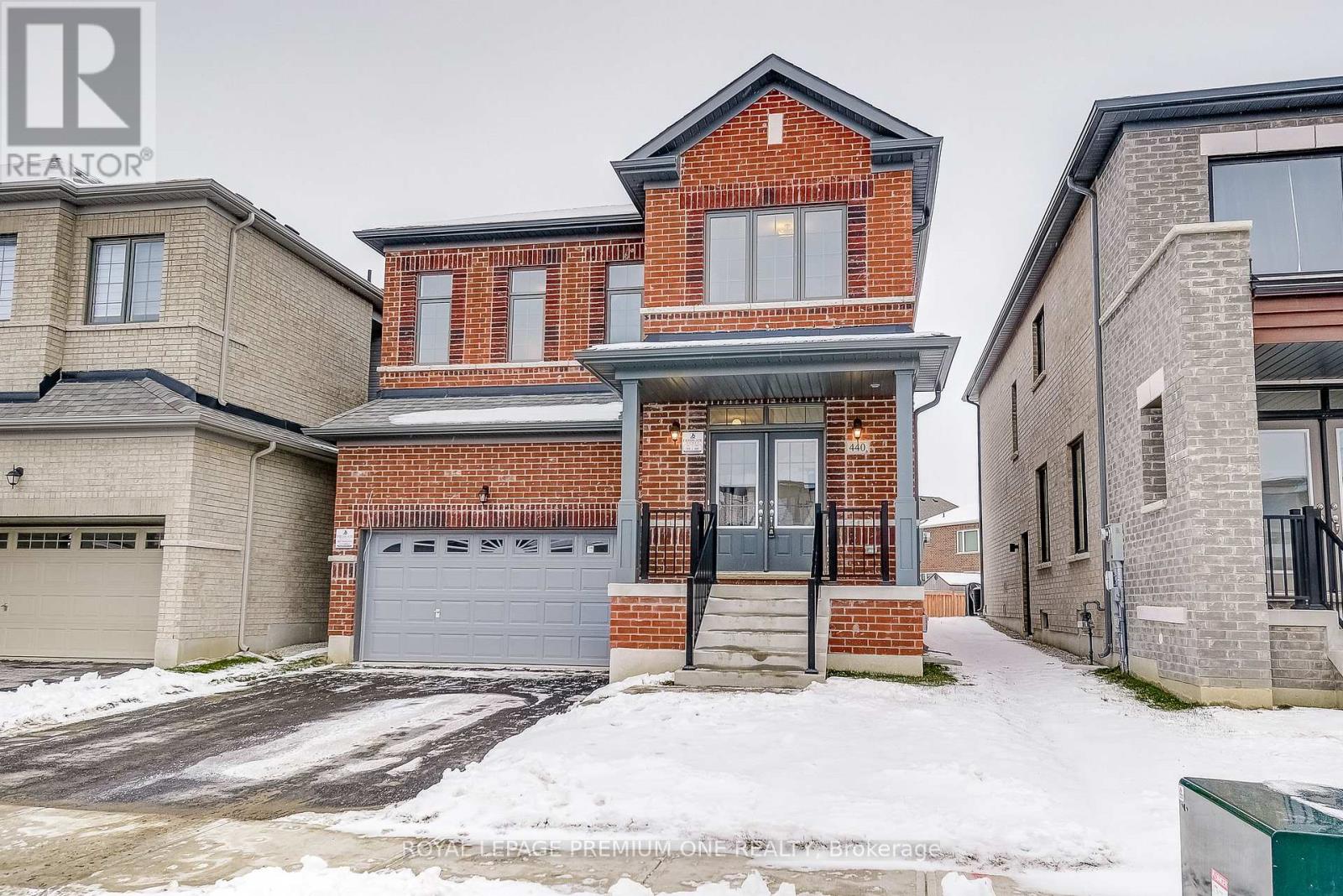 440 Kennedy Circle, Milton, Ontario  L9T 7E7 - Photo 6 - W12368294