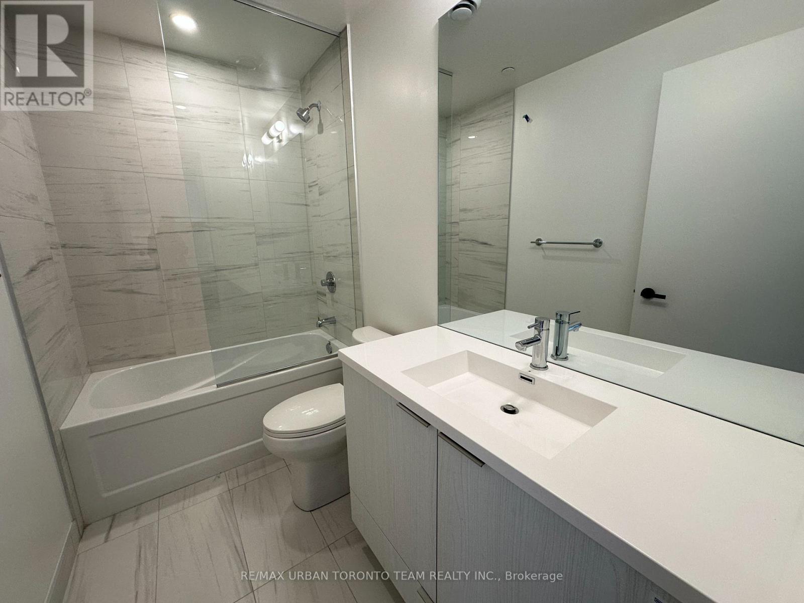 3511 - 8 Interchange Way, Vaughan, Ontario  L4K 5Z7 - Photo 10 - N12641730