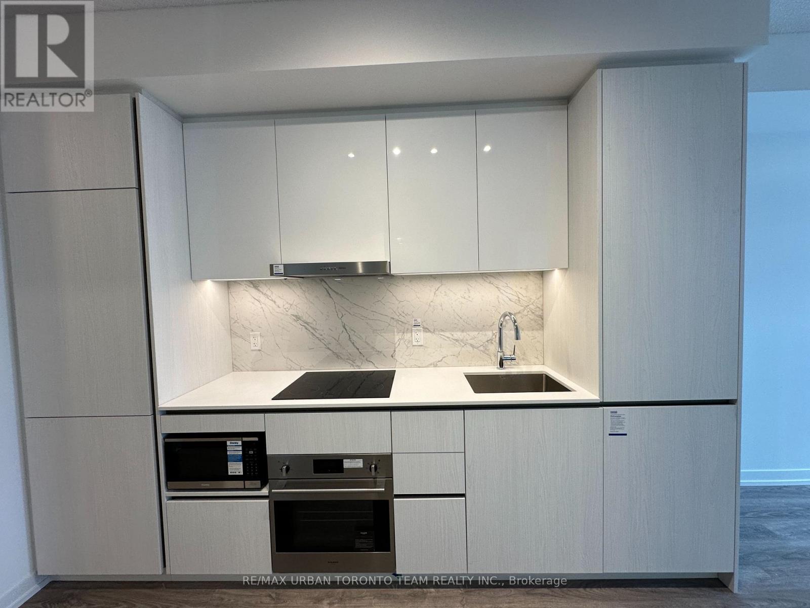 3511 - 8 Interchange Way, Vaughan, Ontario  L4K 5Z7 - Photo 4 - N12641730