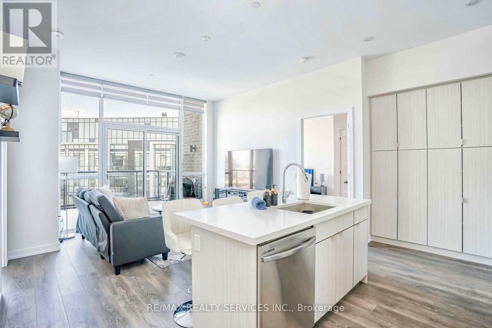 403 - 415 Sea Ray Avenue, Innisfil, Ontario  L9S 0R5 - Photo 3 - N12641760