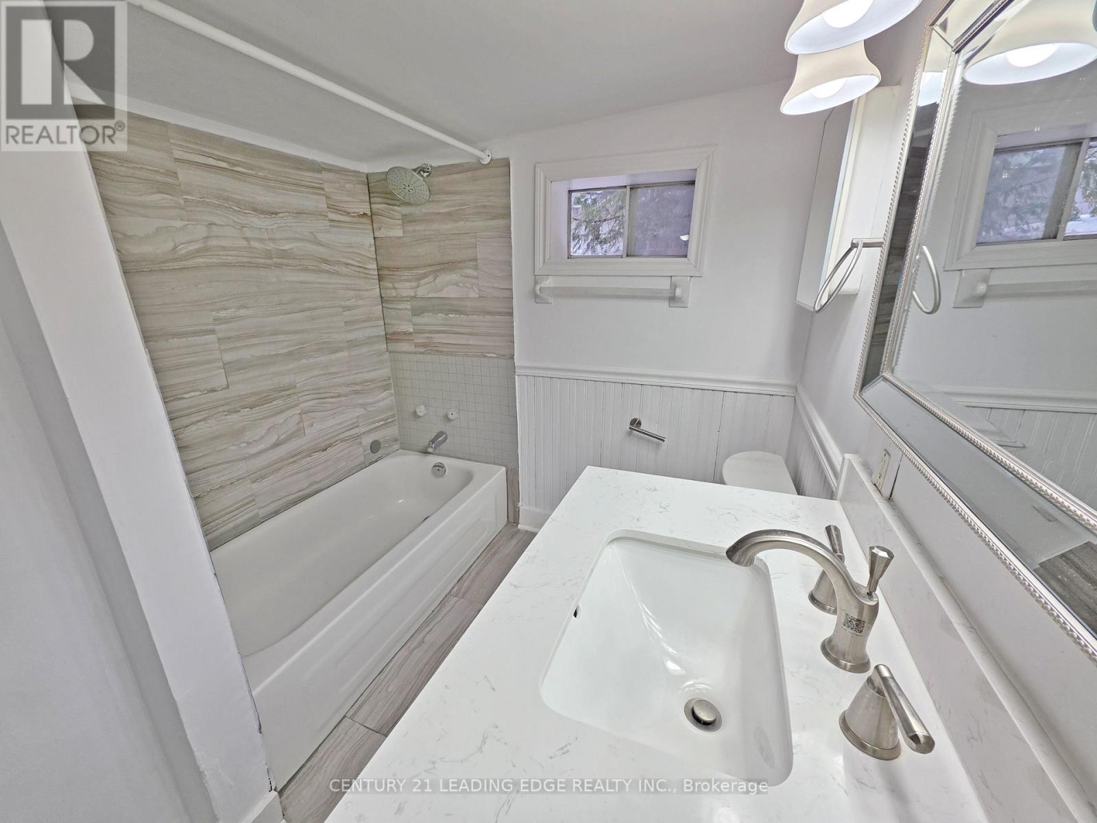 278 Pasadena Drive, Georgina, Ontario  L4P 2Y9 - Photo 11 - N12641764