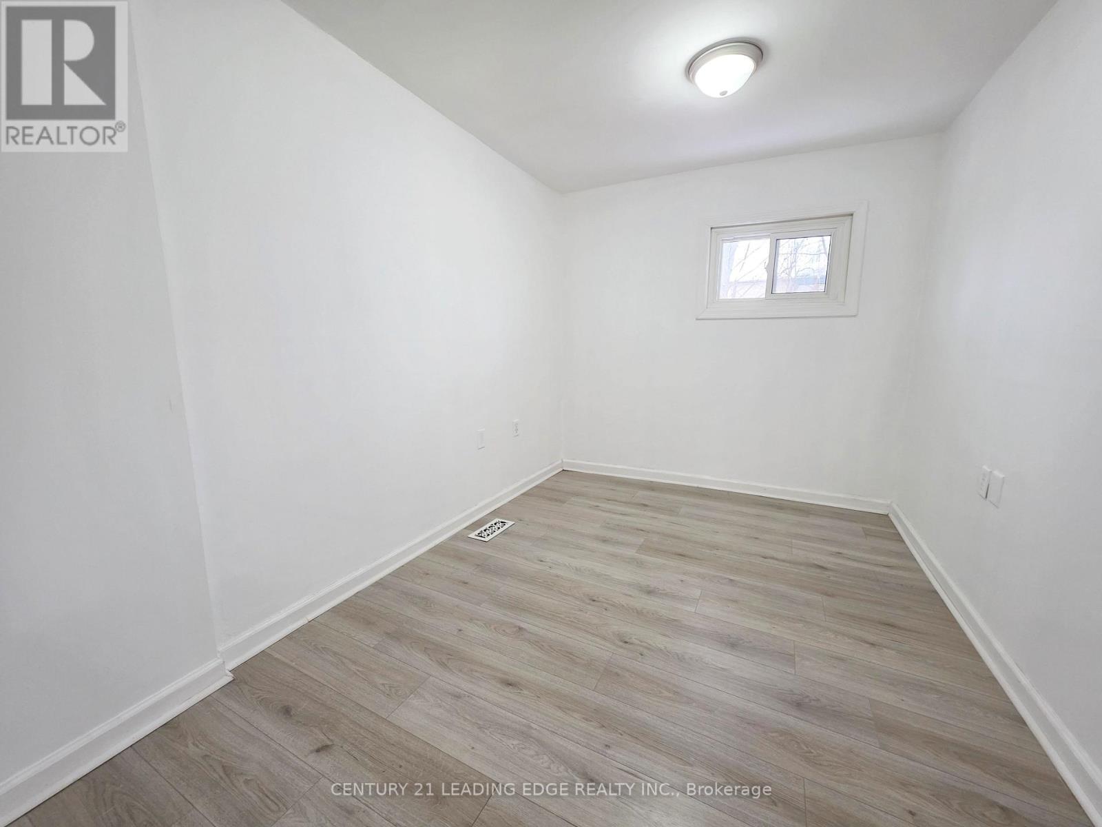 278 Pasadena Drive, Georgina, Ontario  L4P 2Y9 - Photo 7 - N12641764