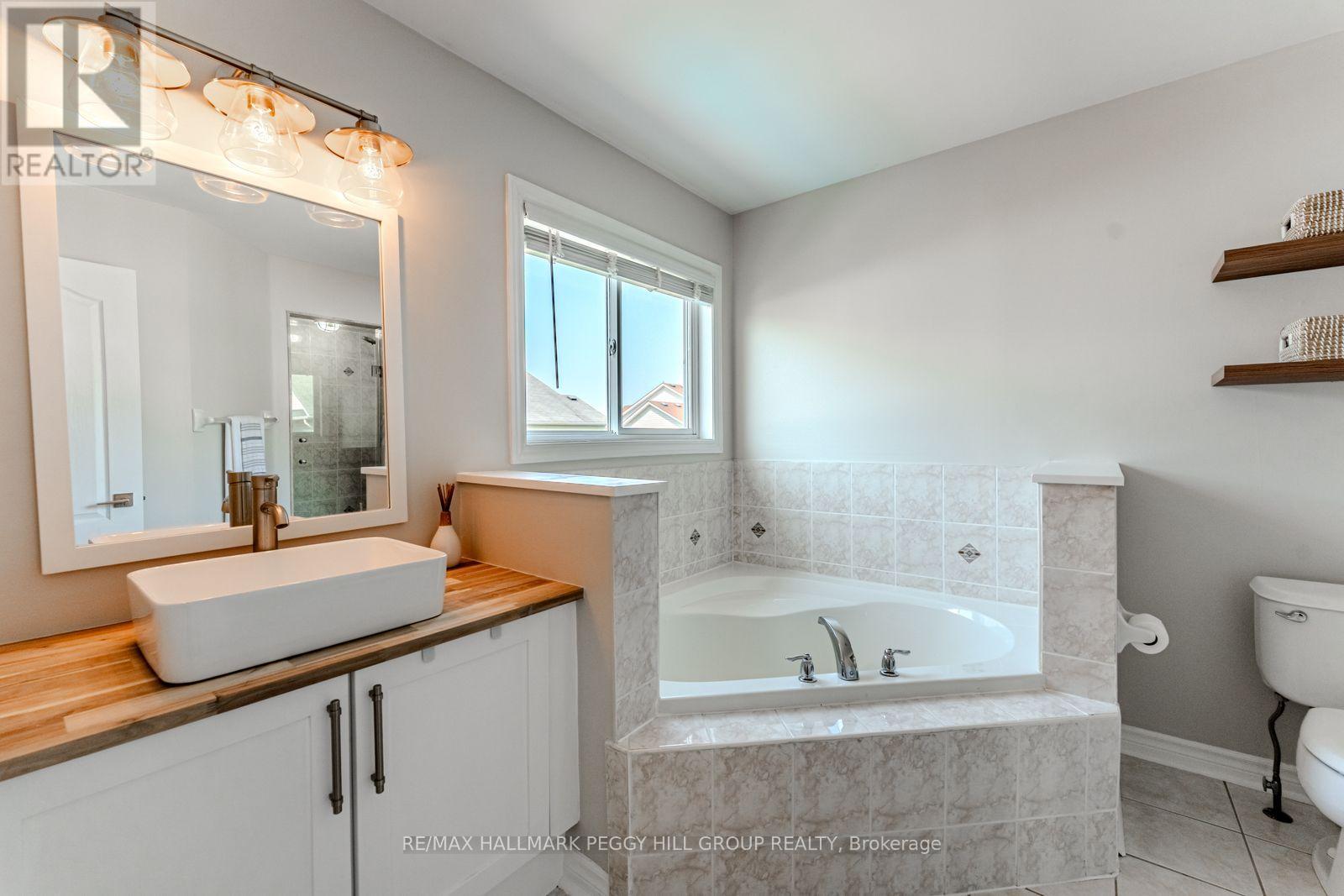 14 Regina Road, Barrie (Innis-Shore), Ontario  L4M 7J1 - Photo 12 - S12641780