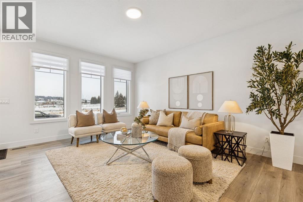 584 River Avenue, Cochrane, Alberta T4C 3B8 - Photo 3 - A2274856