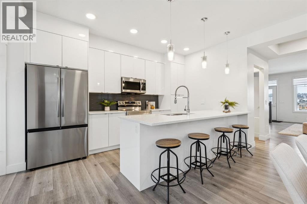 584 River Avenue, Cochrane, Alberta T4C 3B8 - Photo 9 - A2274856