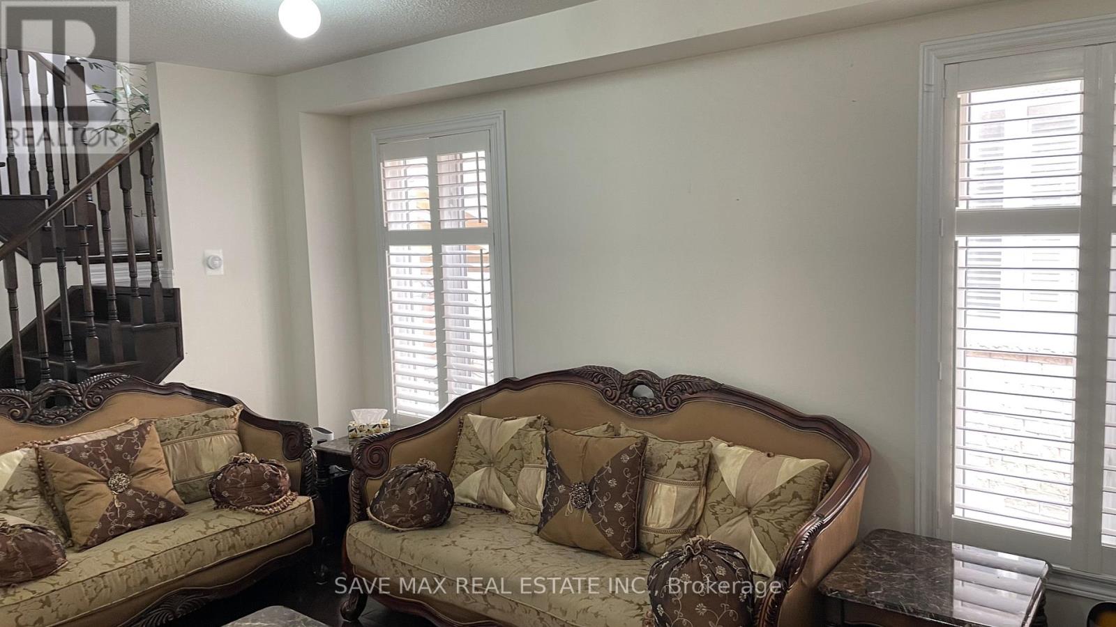 6 Bittersweet Road, Brampton, Ontario  L6Y 0Z1 - Photo 7 - W12450907