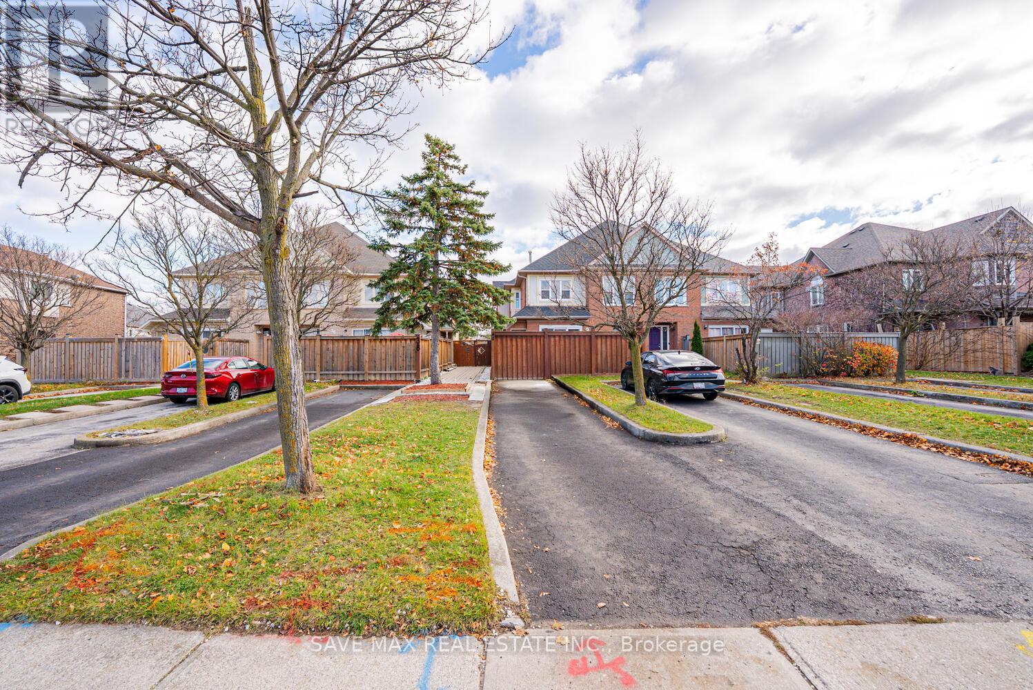 40 Blue Spruce Street, Brampton, Ontario  L6R 1C5 - Photo 7 - W12554388