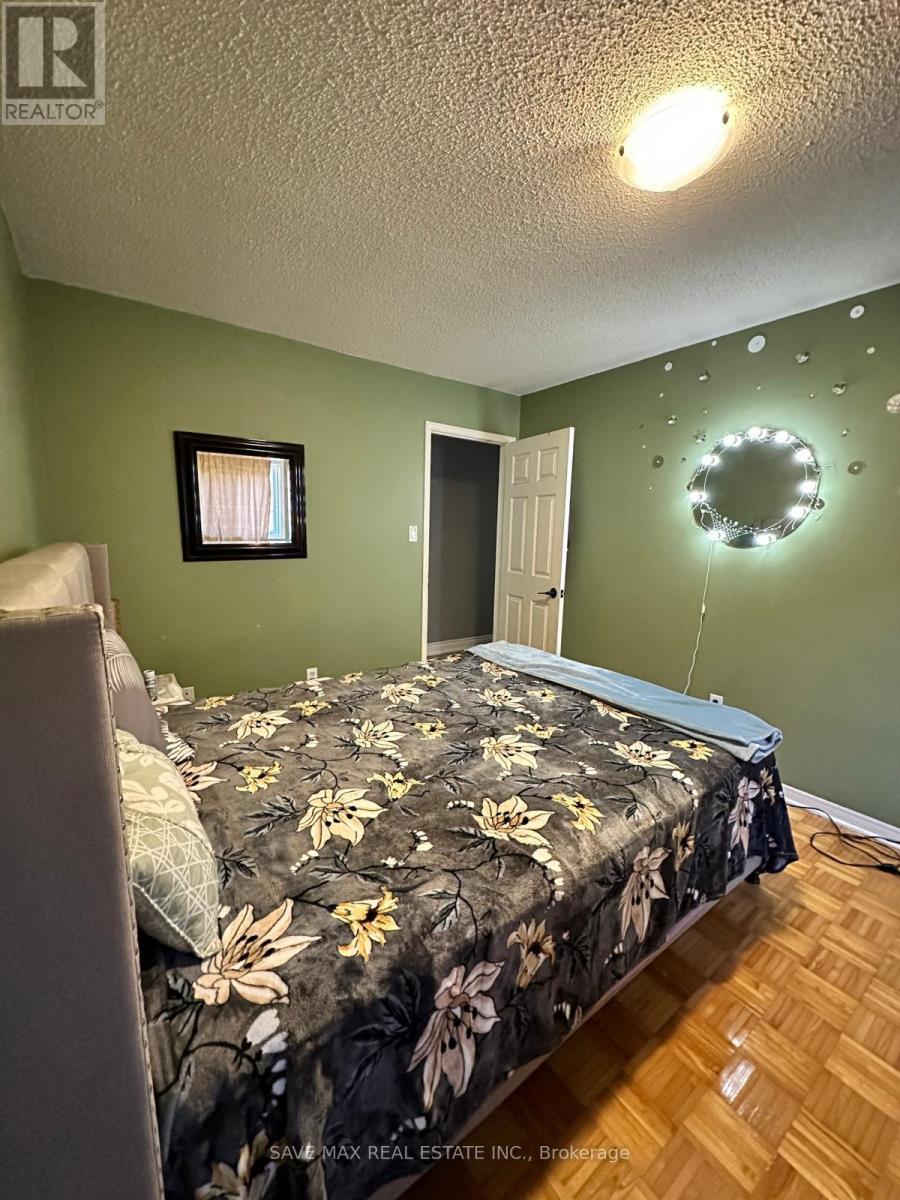 33 Piane Avenue, Brampton, Ontario  L6Y 4X8 - Photo 5 - W12639234