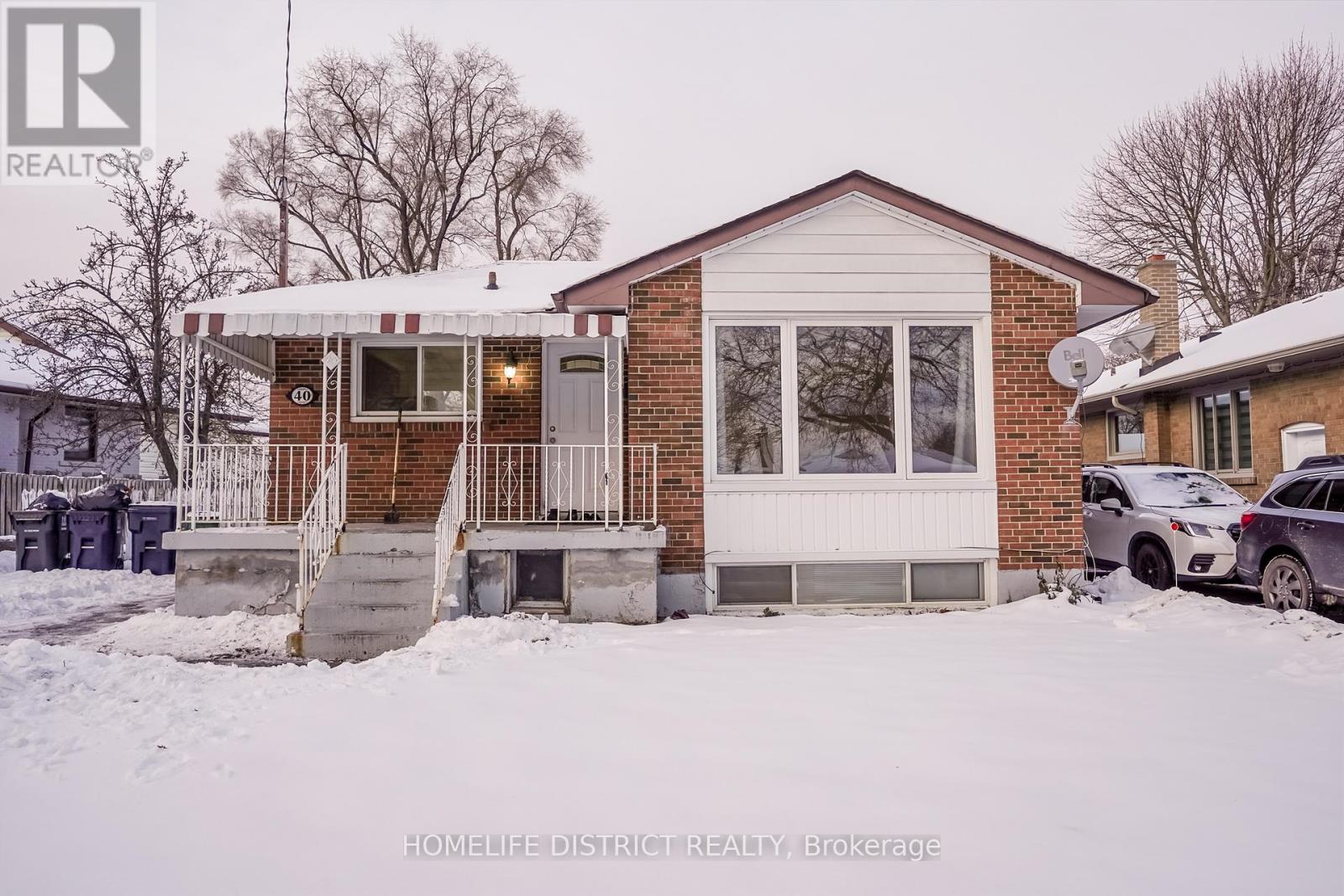 40 Calumet Crescent, Toronto, Ontario  M1H 1W5 - Photo 2 - E12641734