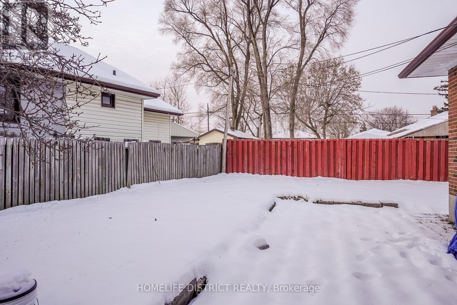 40 Calumet Crescent, Toronto, Ontario  M1H 1W5 - Photo 27 - E12641734