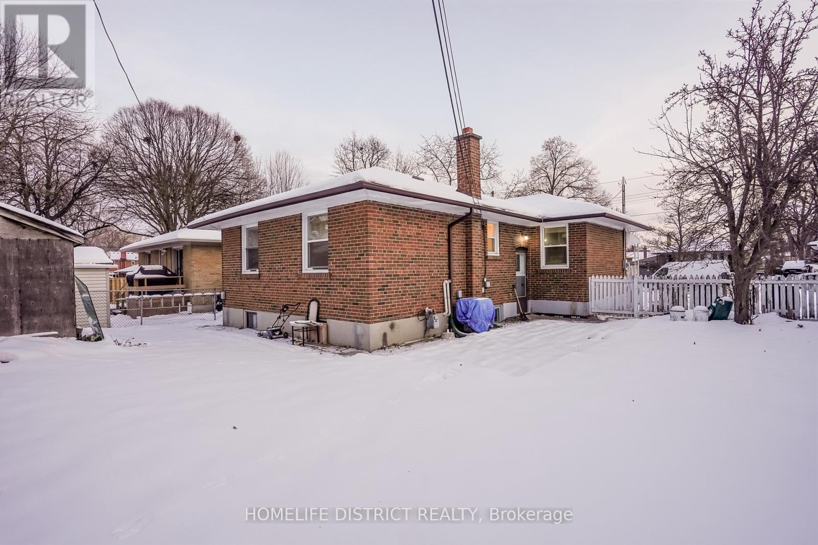 40 Calumet Crescent, Toronto, Ontario  M1H 1W5 - Photo 25 - E12641734