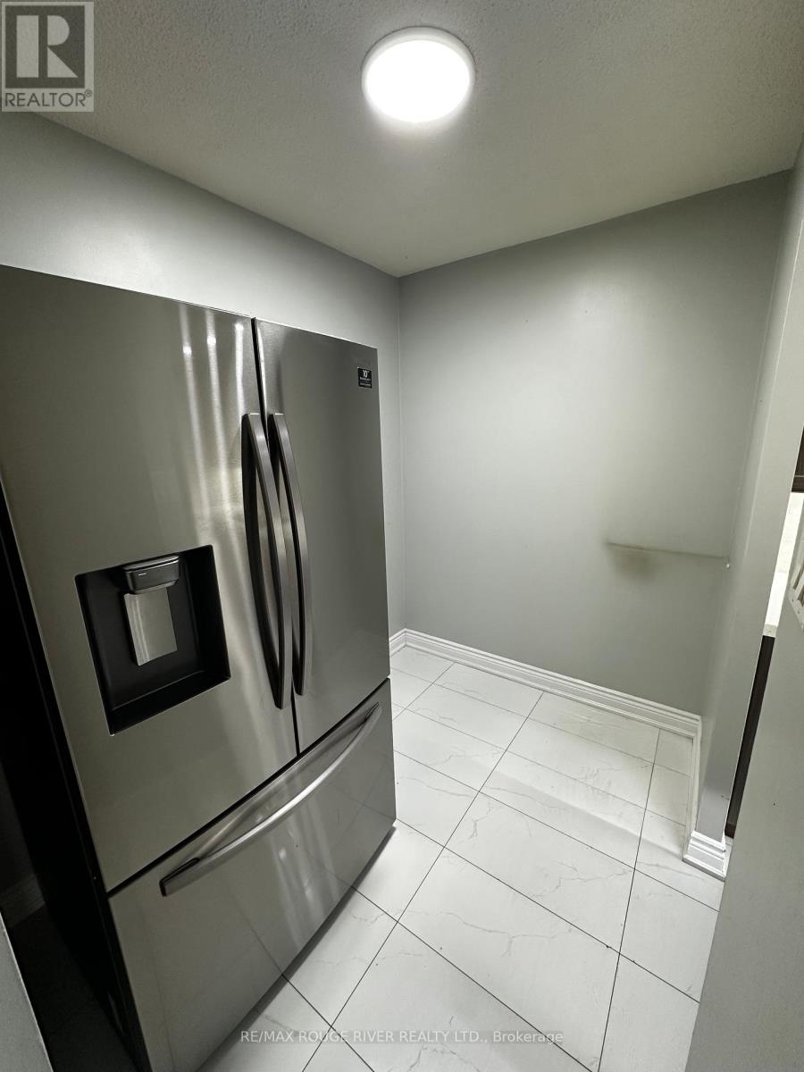 804 - 4 Lisa Street, Brampton, Ontario  L6T 4B6 - Photo 5 - W12421189