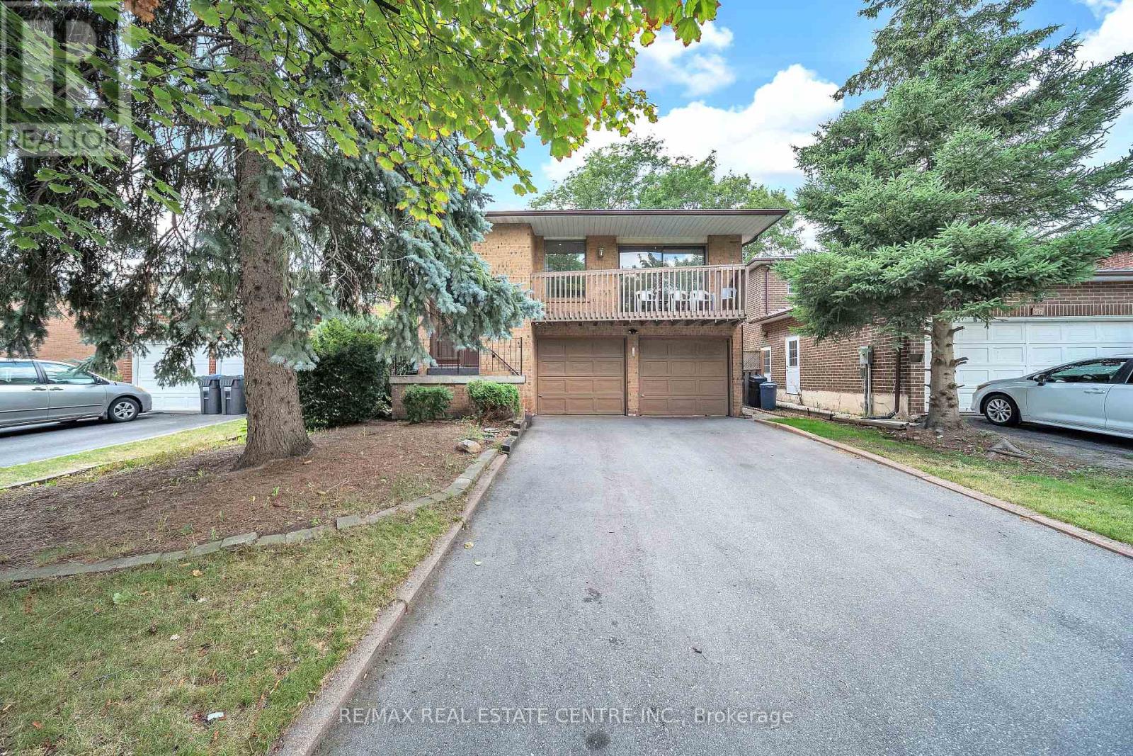 54 Braidwood Lake Road, Brampton, Ontario  L6Z 1X6 - Photo 5 - W12497950