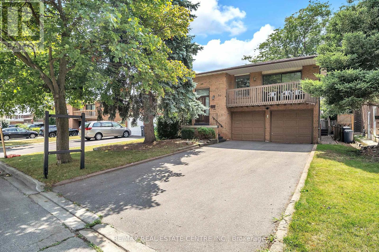 54 Braidwood Lake Road, Brampton, Ontario  L6Z 1X6 - Photo 4 - W12497950