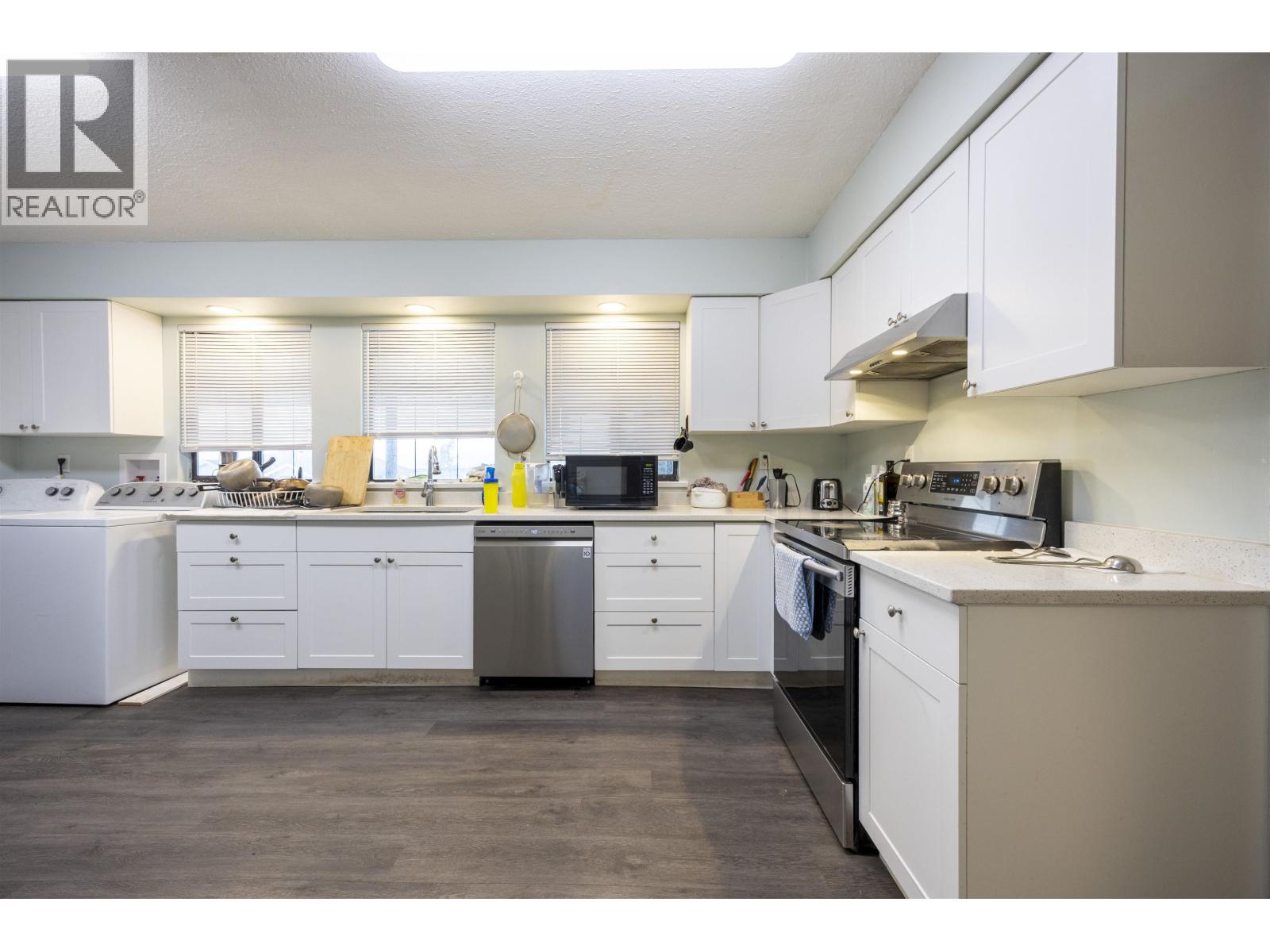 387 Mundy Street, Coquitlam, British Columbia  V3K 5M9 - Photo 8 - R3074431