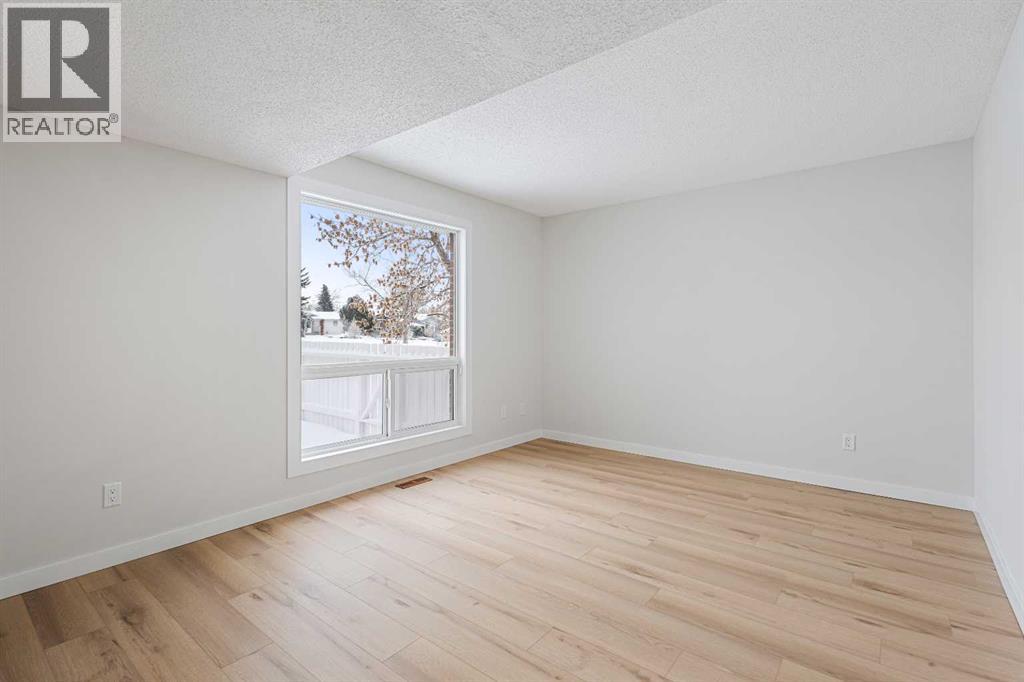 24, 64 Whitnel Court Ne, Calgary, Alberta  T1Y 5E3 - Photo 4 - A2274610