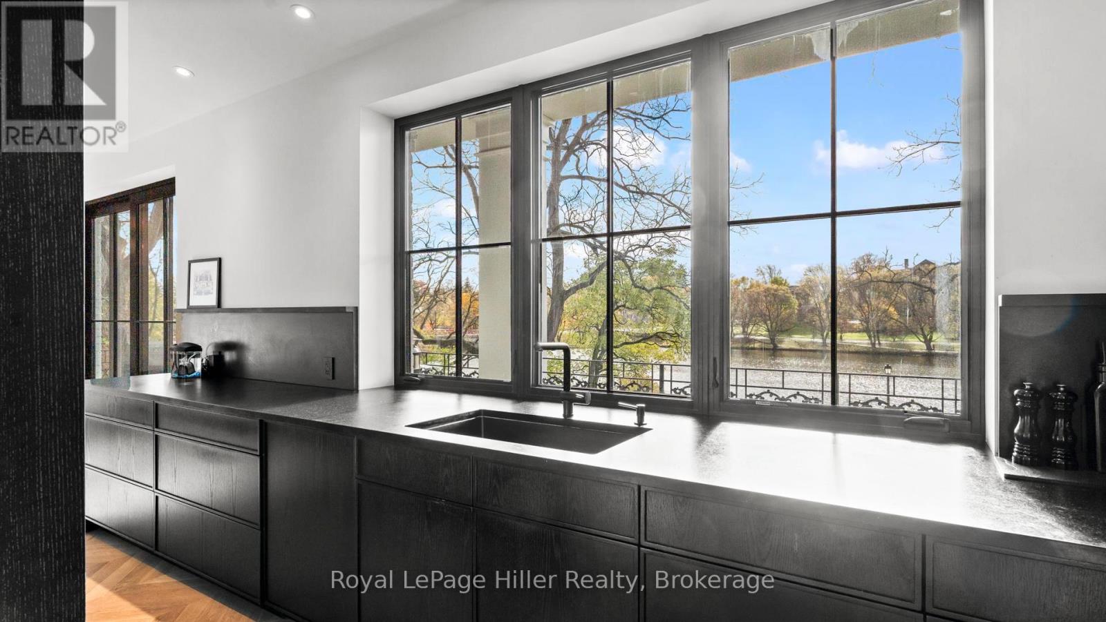 113 William Street, Stratford, Ontario  N5A 4X9 - Photo 10 - X12633346