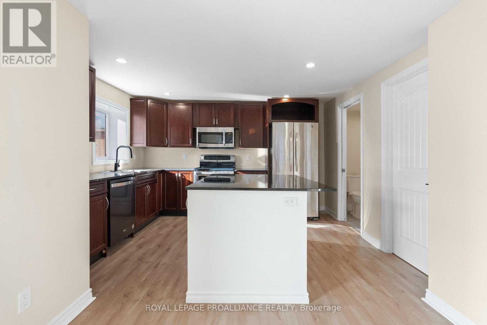 97 Donald Street S, Belleville, Ontario  K8P 2J6 - Photo 12 - X12523940