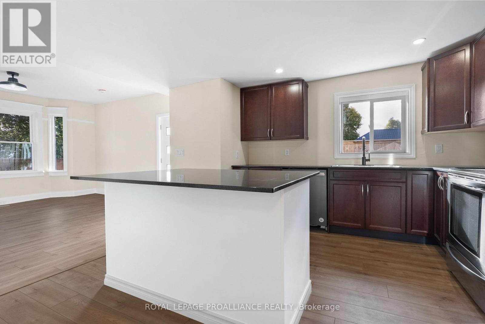 97 Donald Street S, Belleville, Ontario  K8P 2J6 - Photo 16 - X12523940