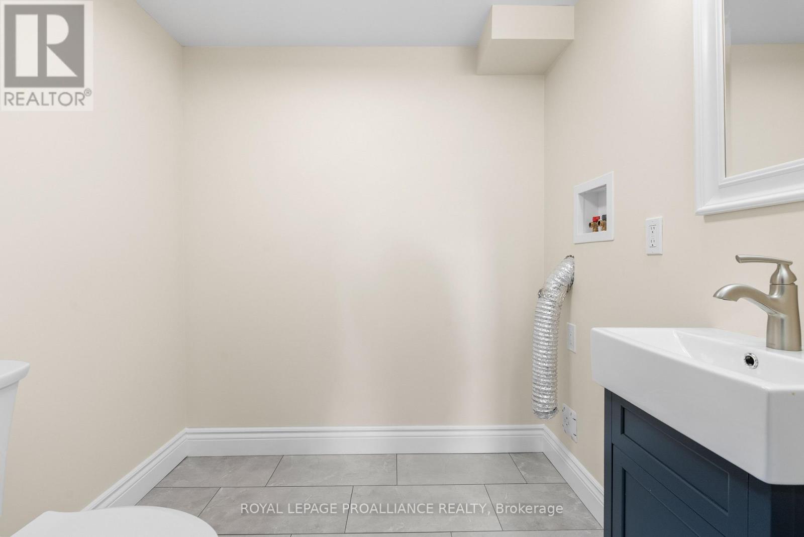 97 Donald Street S, Belleville, Ontario  K8P 2J6 - Photo 17 - X12523940