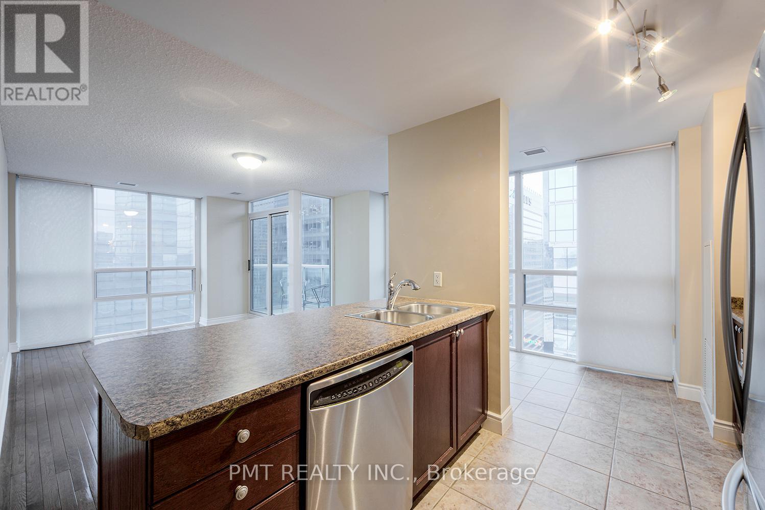 Ph06 - 30 Grand Trunk Crescent, Toronto, Ontario  M5J 3A4 - Photo 4 - C12641784
