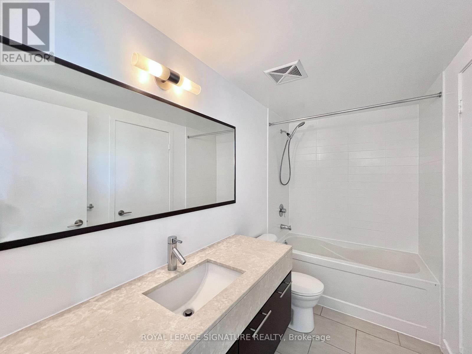 2705 - 126 Simcoe Street, Toronto, Ontario  M5H 4E6 - Photo 17 - C12641810