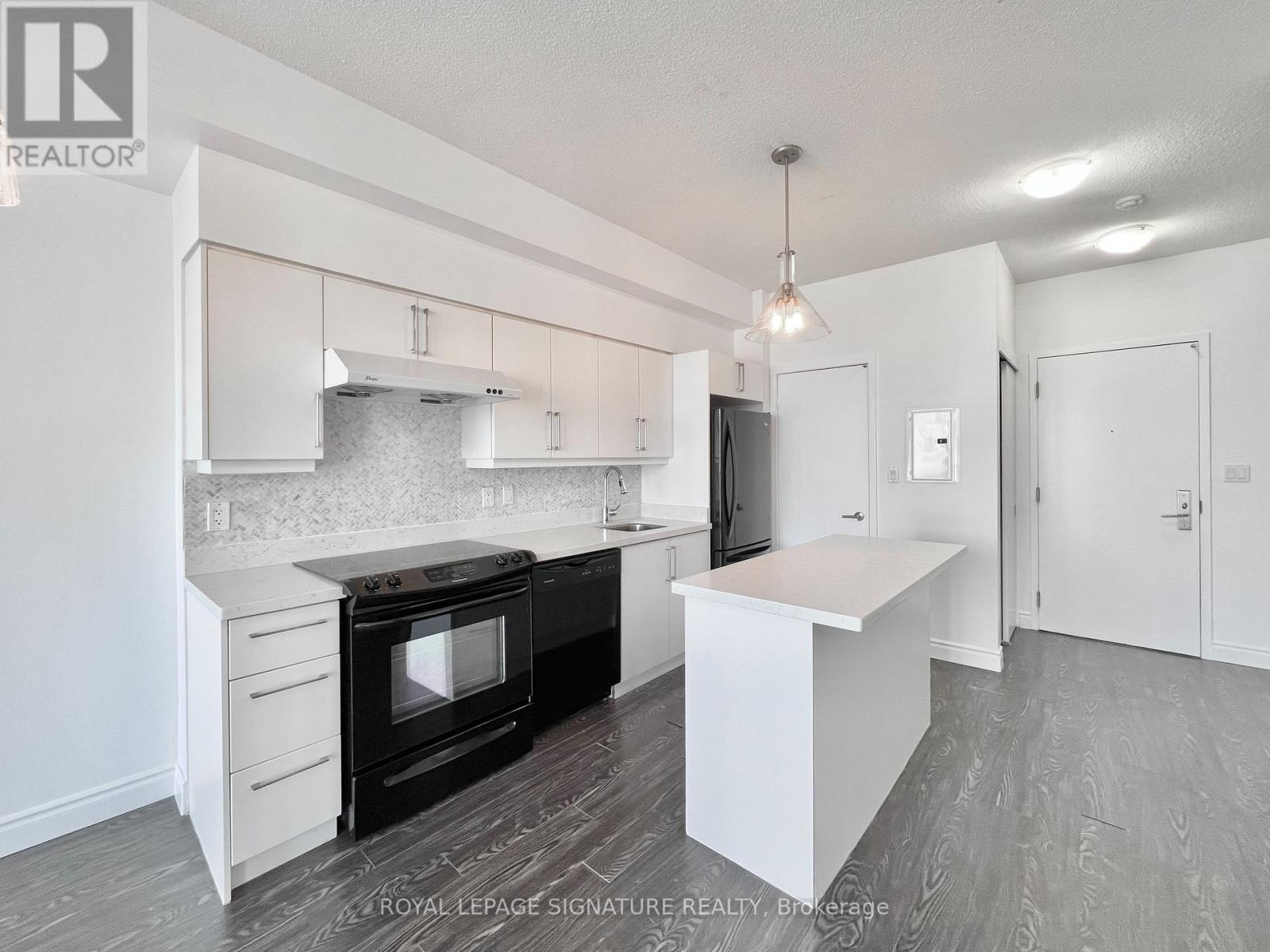 2705 - 126 Simcoe Street, Toronto, Ontario  M5H 4E6 - Photo 3 - C12641810