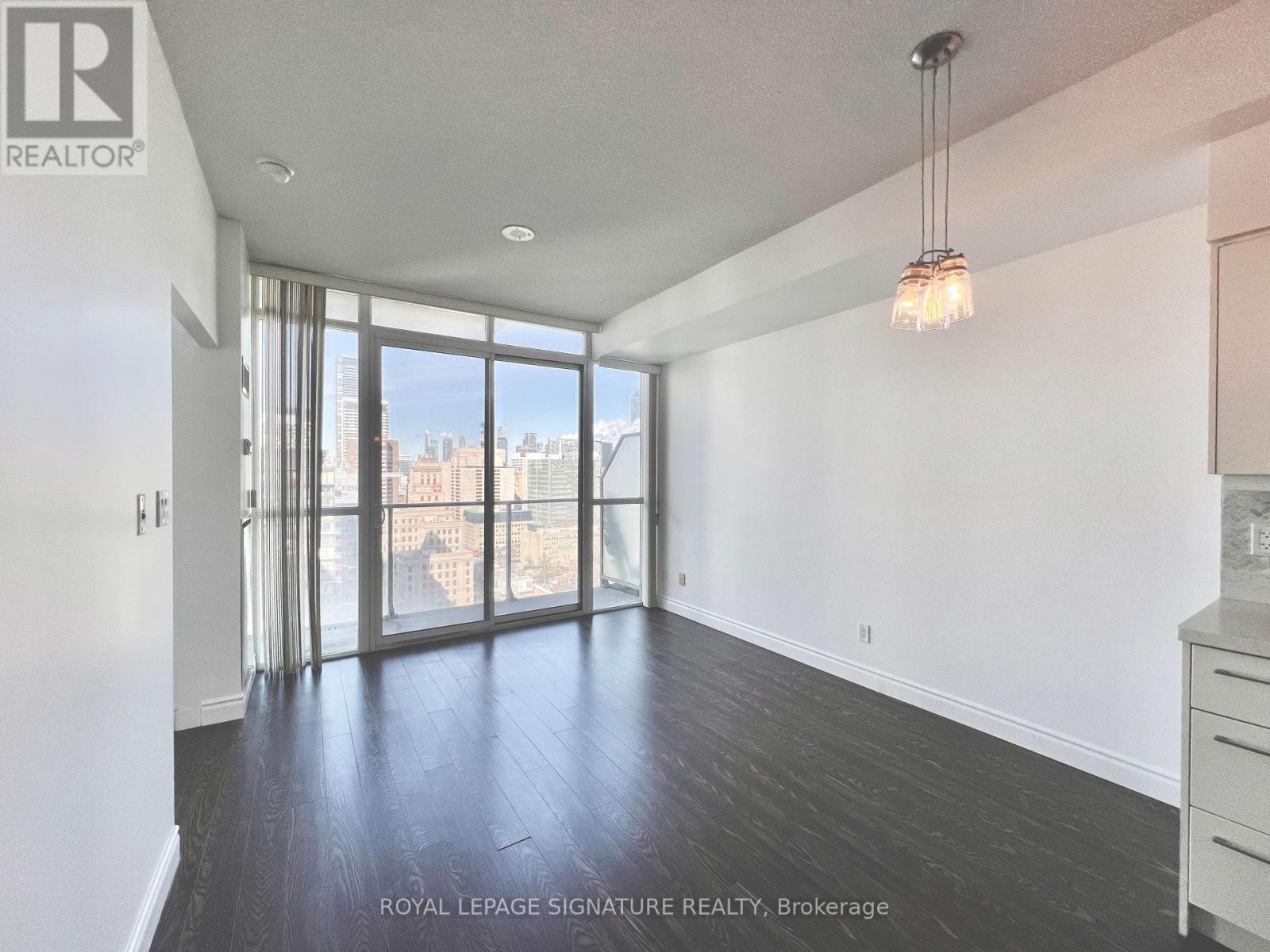 2705 - 126 Simcoe Street, Toronto, Ontario  M5H 4E6 - Photo 5 - C12641810