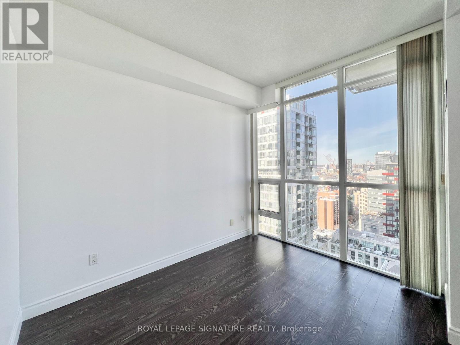 2705 - 126 Simcoe Street, Toronto, Ontario  M5H 4E6 - Photo 7 - C12641810