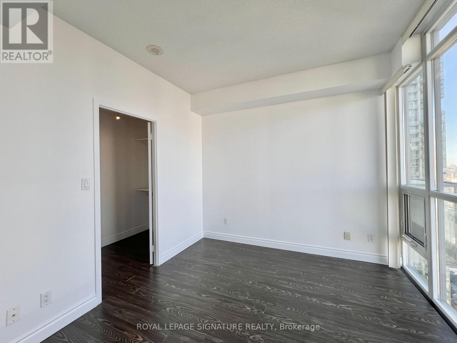 2705 - 126 Simcoe Street, Toronto, Ontario  M5H 4E6 - Photo 8 - C12641810