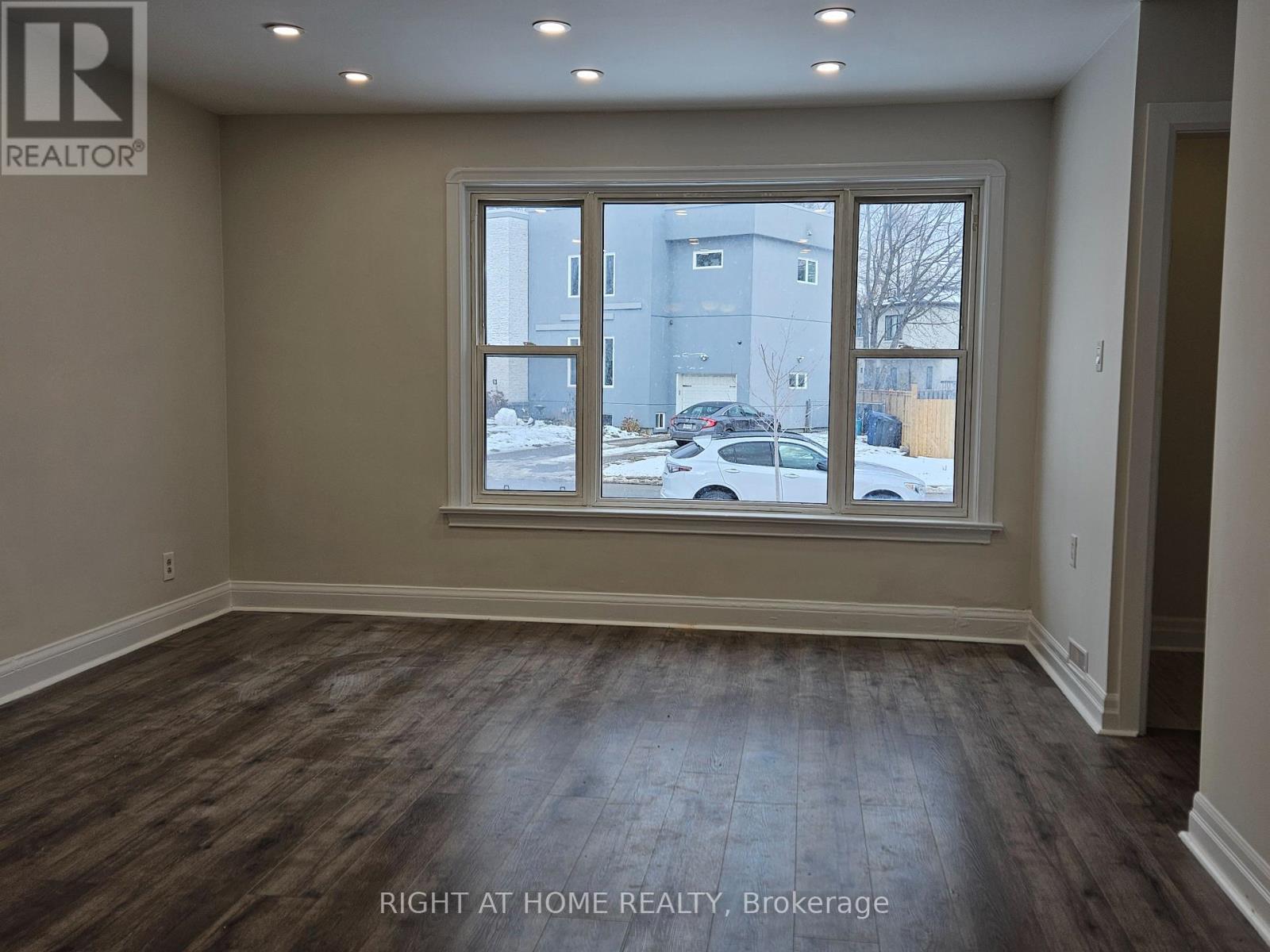 8 Roberta Drive, Toronto, Ontario  M6A 2J5 - Photo 2 - C12641844