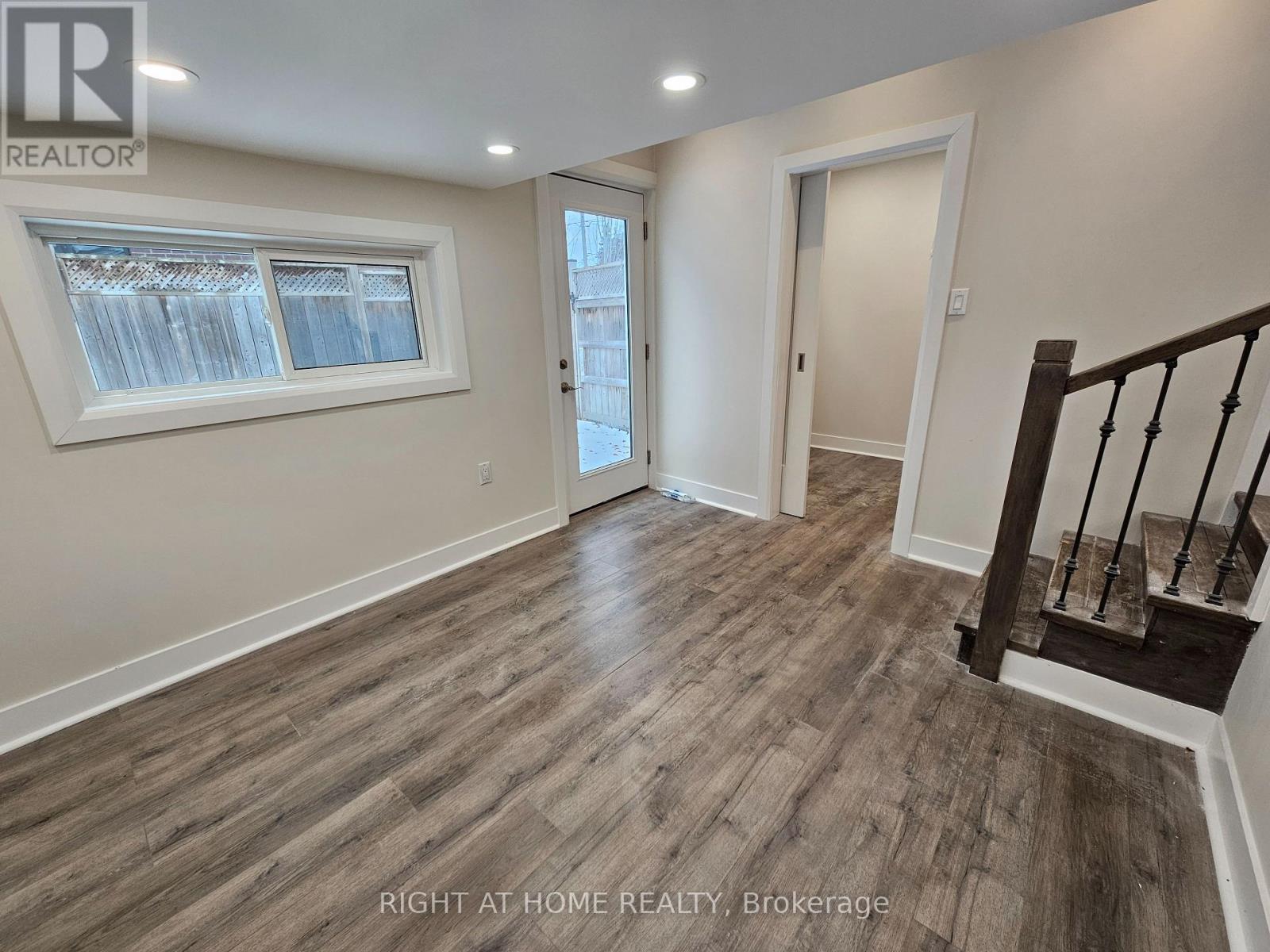 8 Roberta Drive, Toronto, Ontario  M6A 2J5 - Photo 6 - C12641844